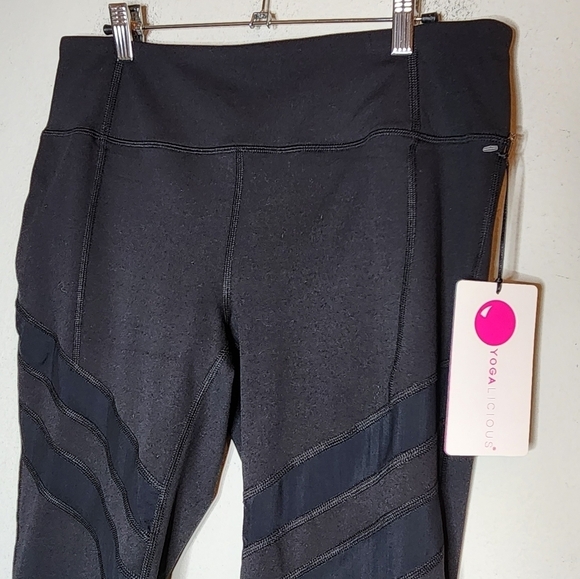 NWT Yogalicious black cropped mesh leggings. Size XL - Picture 13 of 16